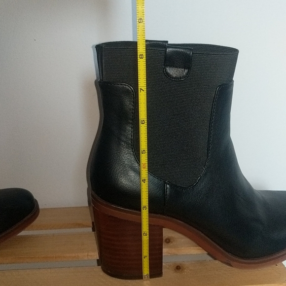 Kensie Black Chelsea Boots - Picture 10 of 10